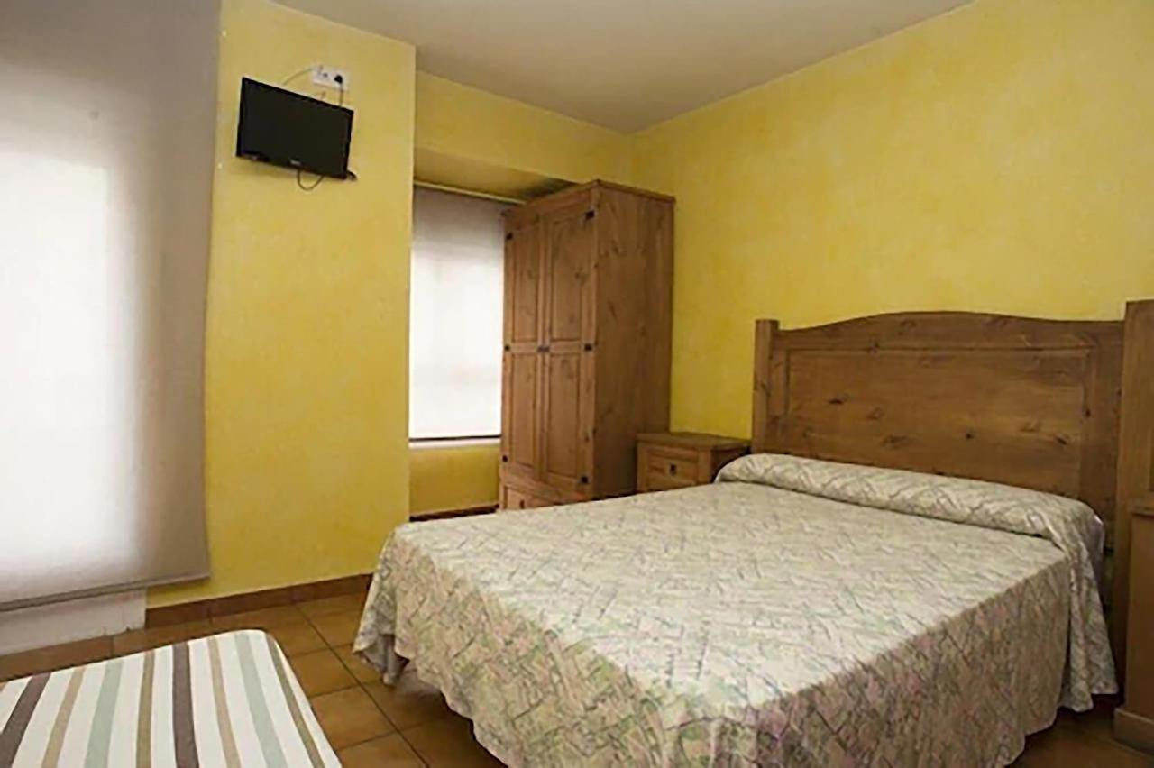 Hostal Velarde Talavera de la Reina Exterior foto