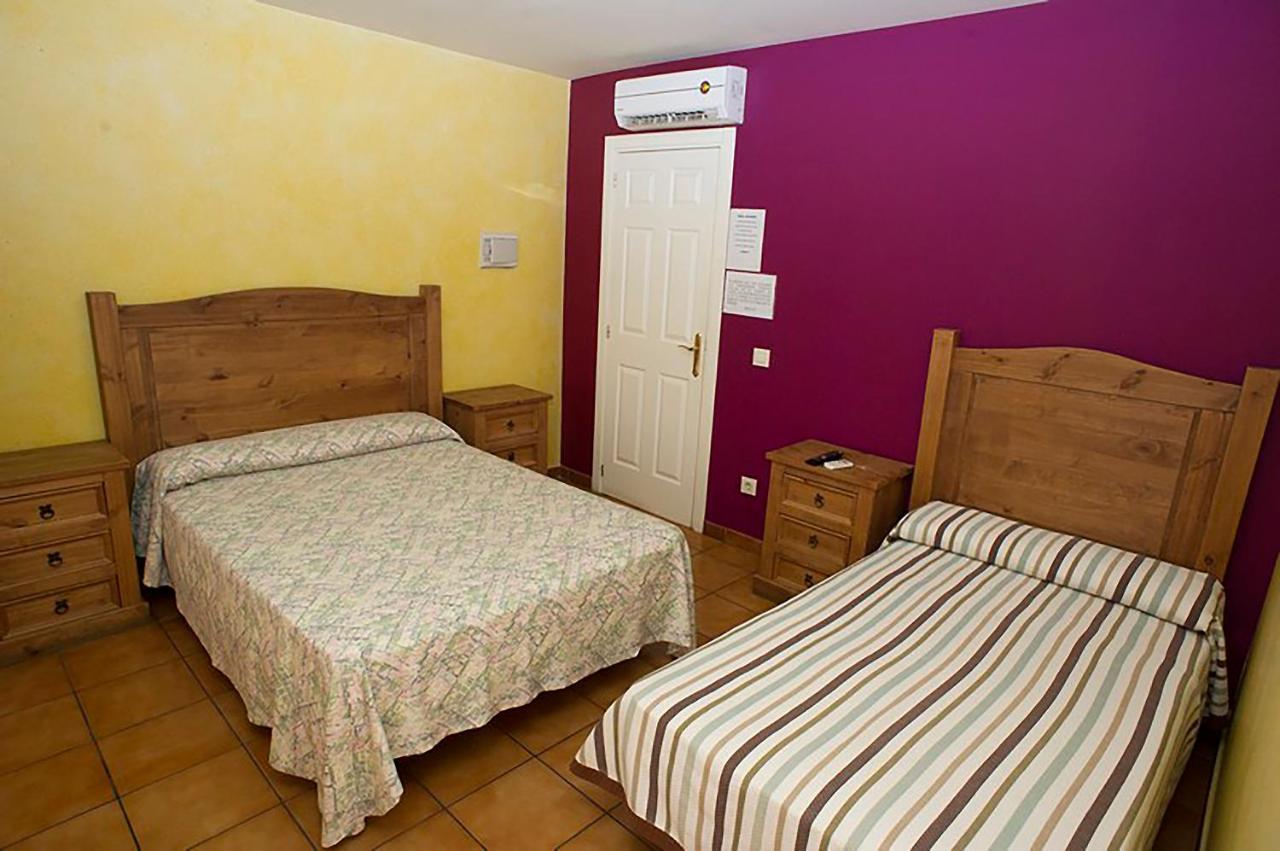 Hostal Velarde Talavera de la Reina Exterior foto